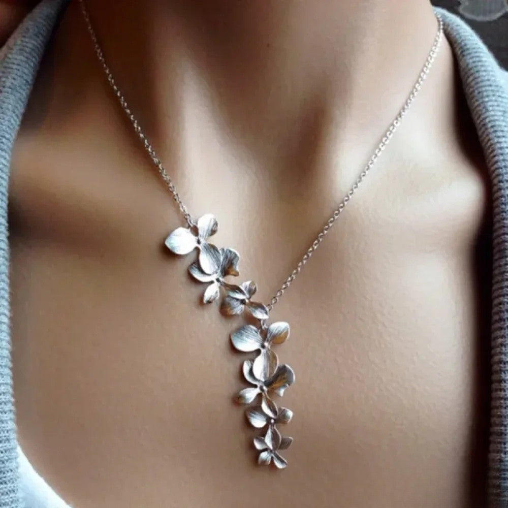 Collana Florale in Argento Antico