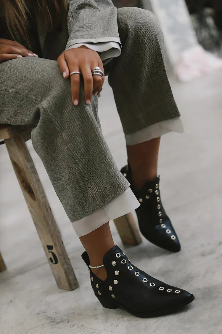 Brenda | Stivale alla Caviglia con Borchie Punta