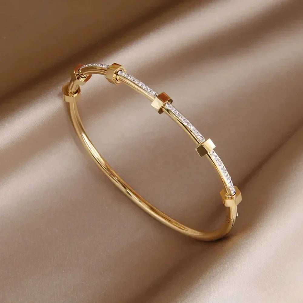 Bracciale Elegante Oro in Design Leggero
